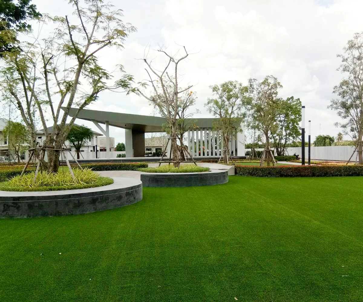 สนามหญ้าเทียมในโครงการอสังหาริมทรัพย์